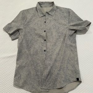 Lululemon Commission Short Sleeve Button Down
